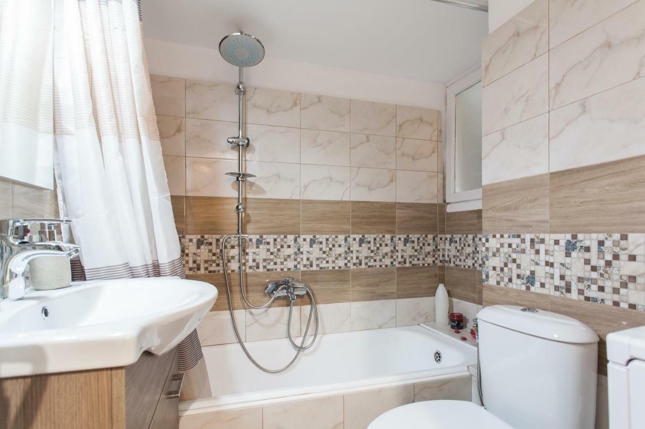 Apartment Central, Quiet, Cozy, Very Clean Private Close To Acropolis Athens