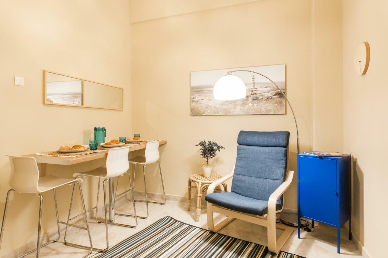 Central, Quiet, Cozy, Very Clean Private Close To Acropolis *